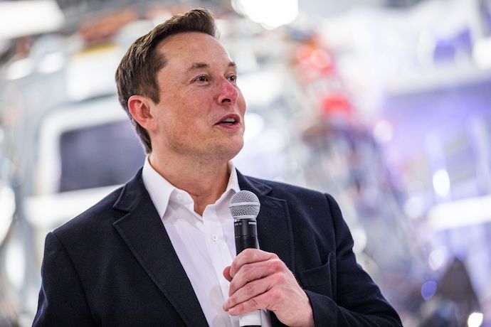 Маск пропонував Apple купити Tesla у 2017 році – та відмовилась