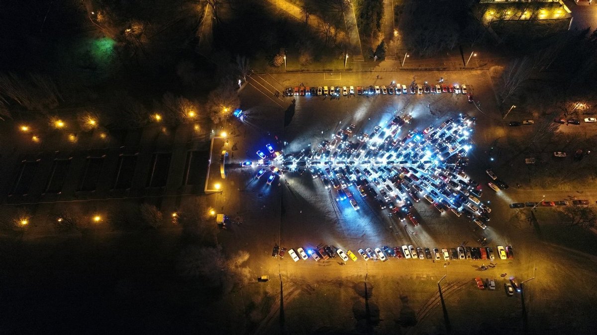 У Харкові засяяла найбільша в Україні автоялинка (ФОТО)