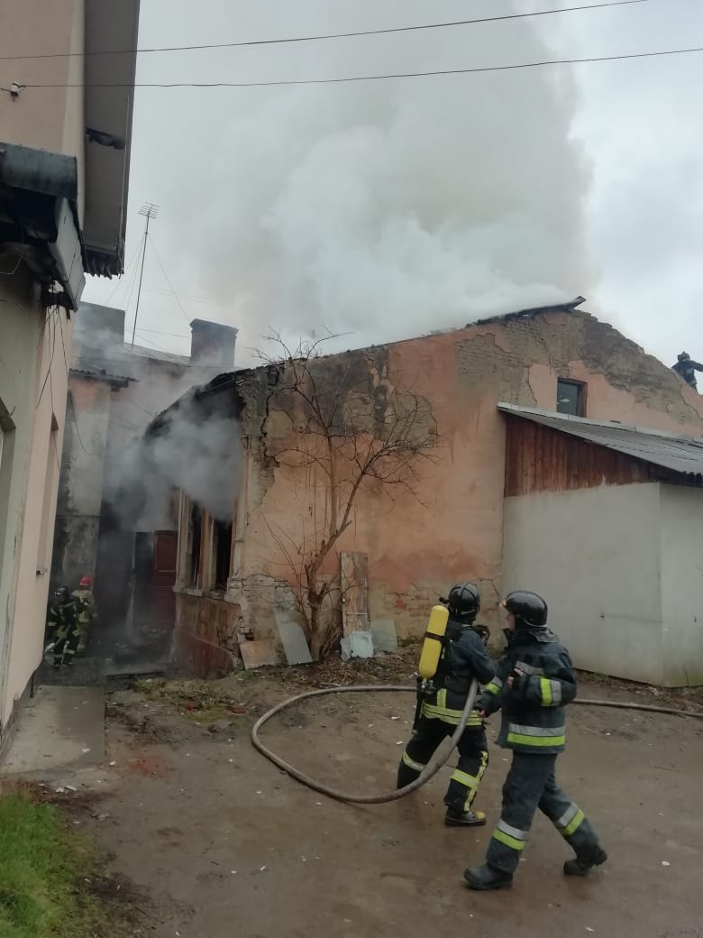 На Коновальця горів закинутий будинок (ФОТО, ВІДЕО)