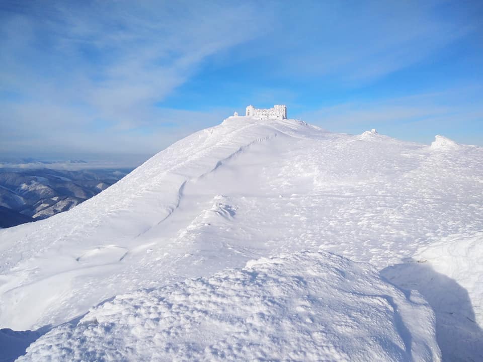 Казкова зима на Попівані: з’явилися світлини гірської вершини (ФОТО)