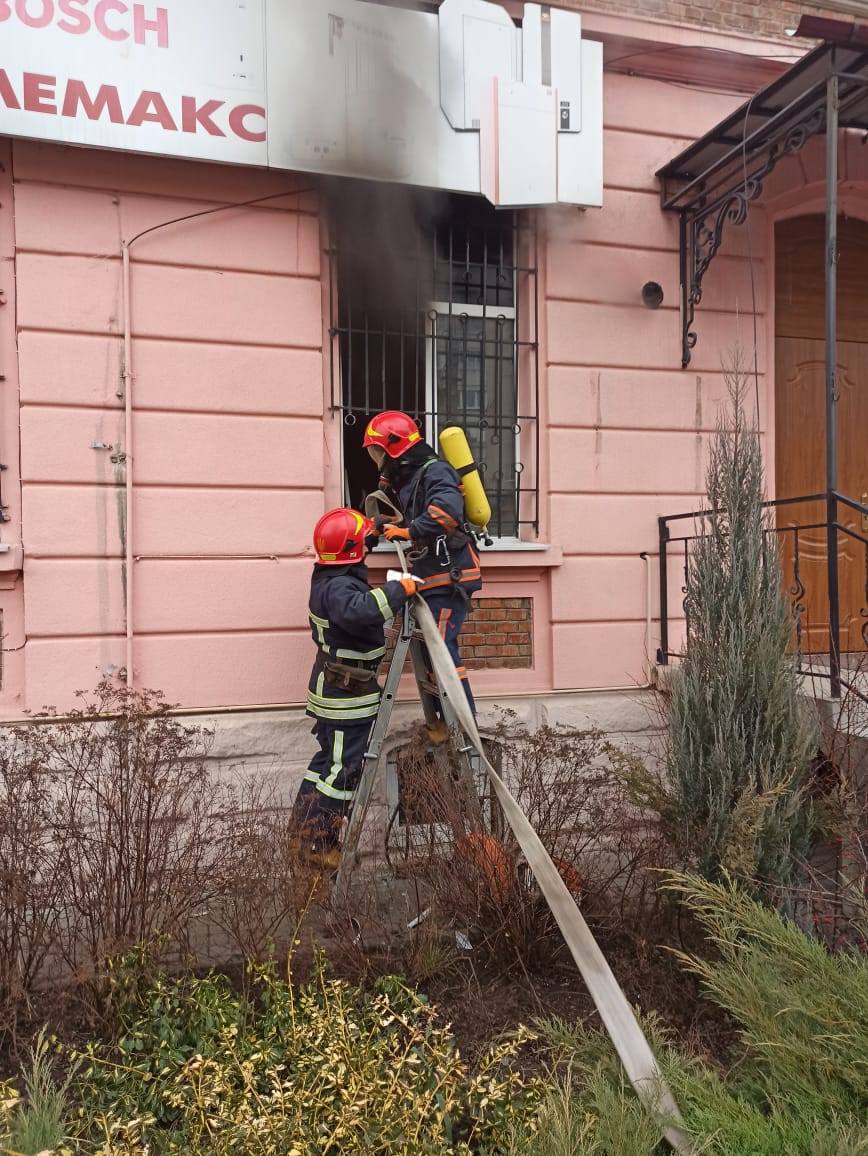 На Ленкавського горів сервісний центр (ФОТОФАКТ)