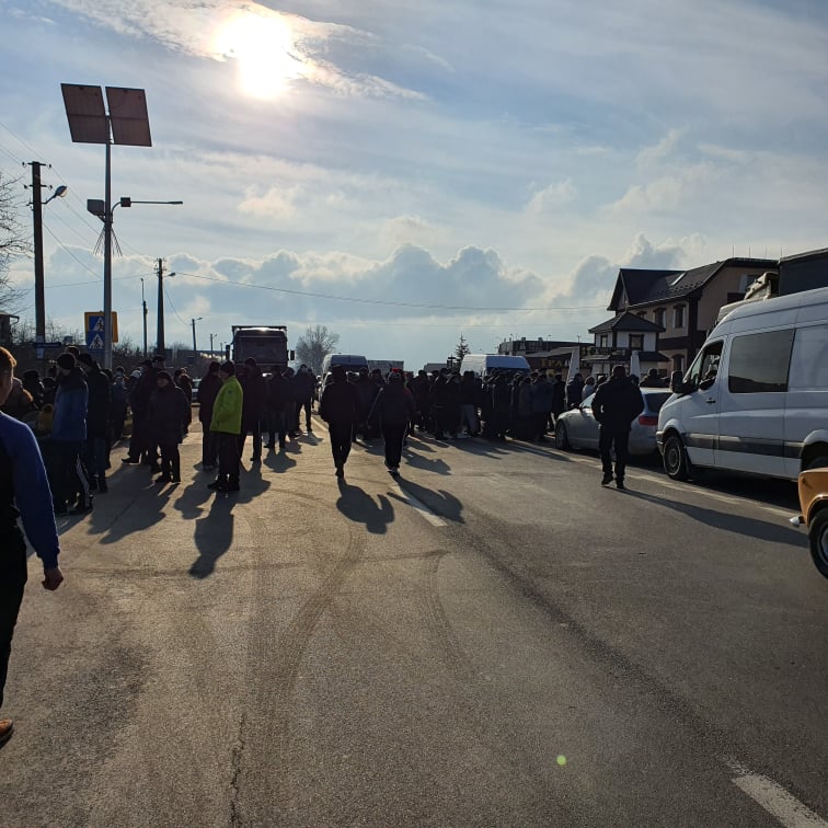 “Тарифний протест”: дорогу Франківськ-Коломия також перекрили (ФОТО, ВІДЕО)