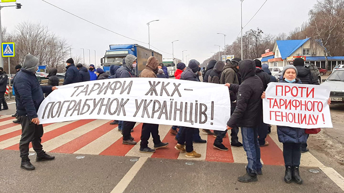 Знову тарифний протест: під Франківськом перекрили дорогу на Львів