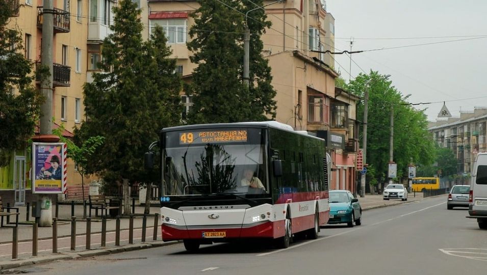 Віднині маршрут автобуса №49 курсує по-новому