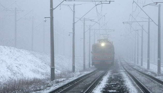 “Укрзалізниця” скасувала додаткові потяги на Прикарпаття призначені до 8 березня