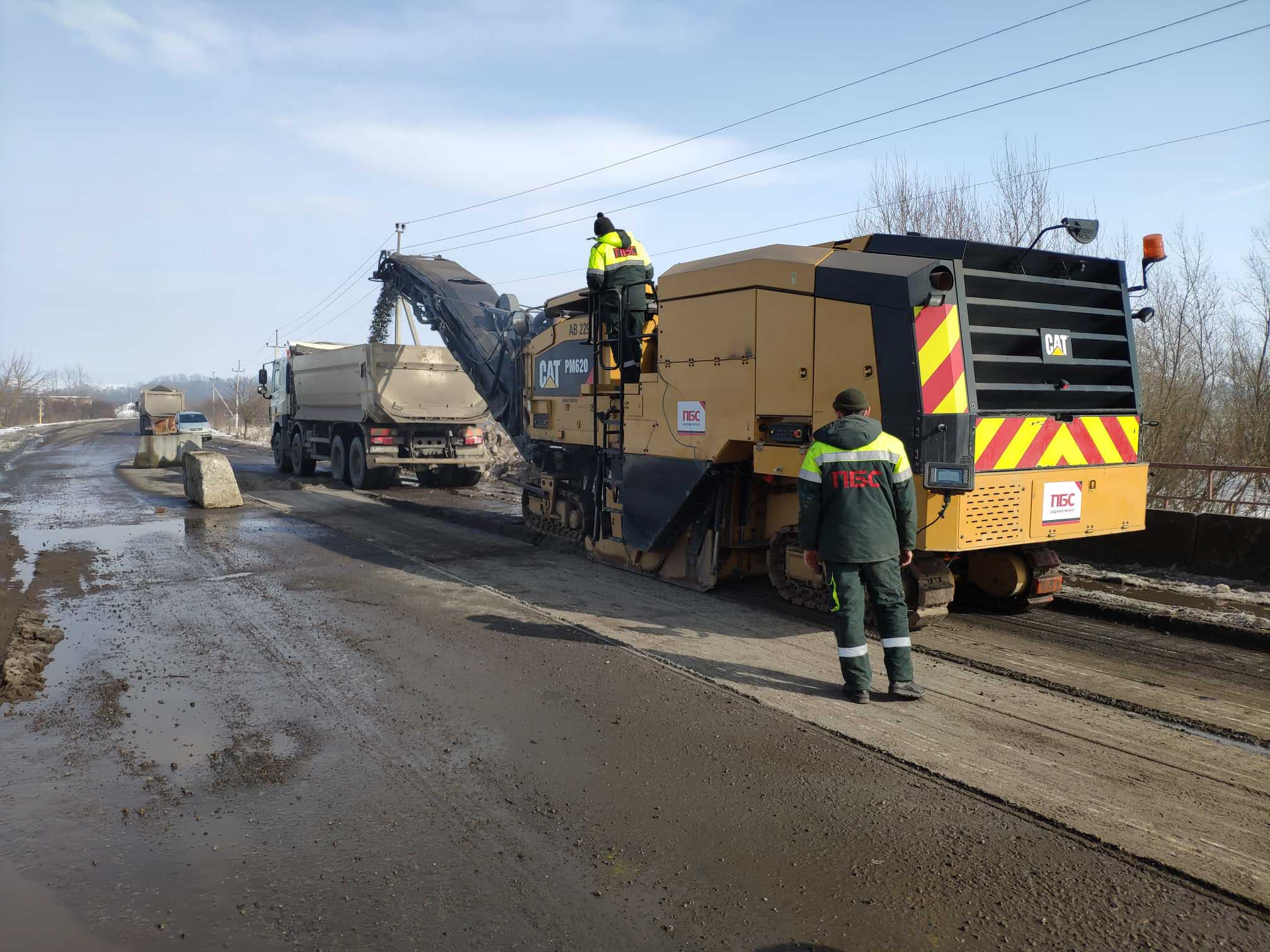 На Рогатинщині ремонтують міст на дорозі міжнародного значення (ФОТО)