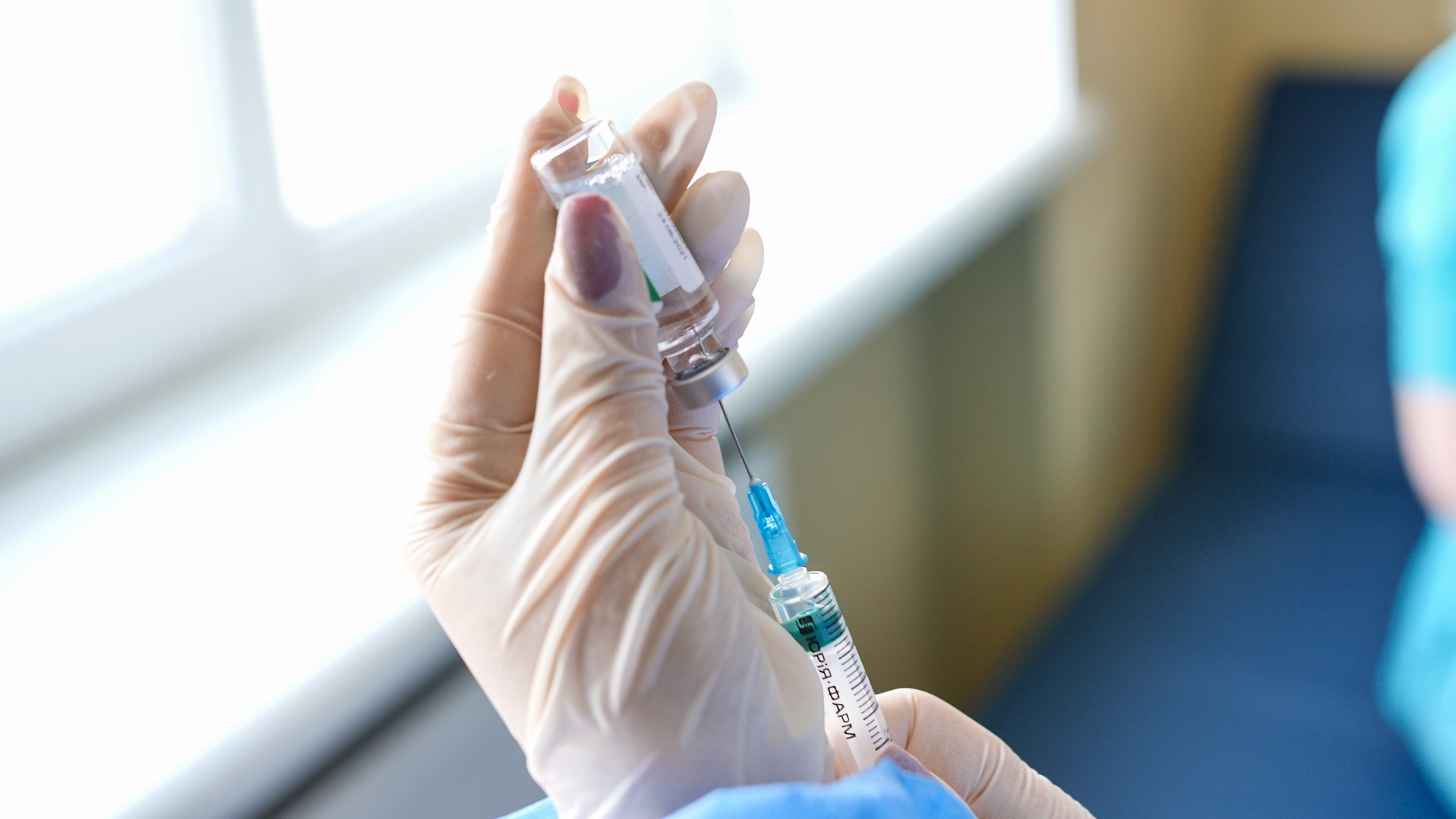 Ще понад 1 800 прикарпатців отримали вакцину від коронавірусу