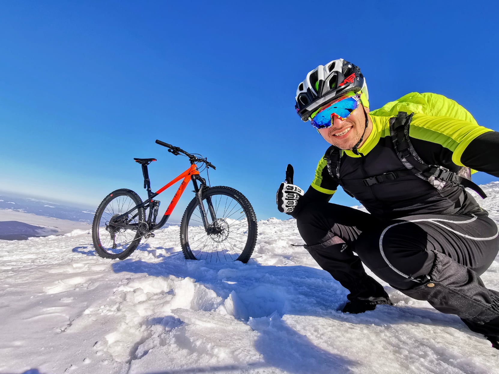 Франківець велосипедом піднявся на зимову Говерлу (ФОТО, ВІДЕО)