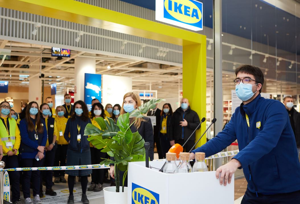 IKEA відкрила перший магазин в Україні (ФОТО)