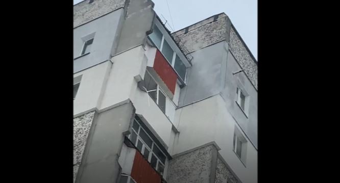 У багатоквартирному будинку на Івасюка стався вибух (ФОТО, ВІДЕО)