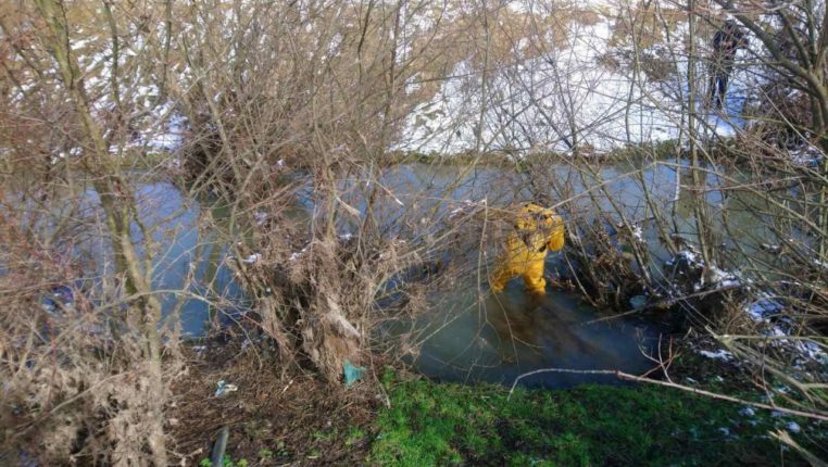 У Франківську з потічка витягнули тіло чоловіка