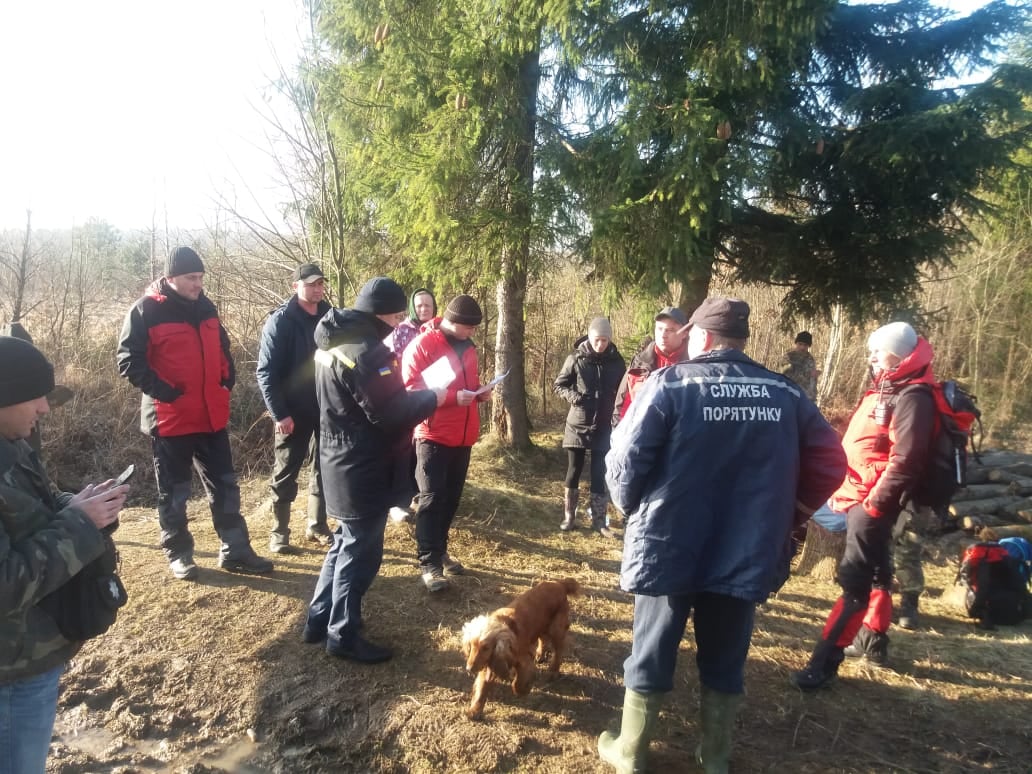 На Надвірнянщині в лісі заблукав чоловік. Його знайшли мертвим (ФОТО)