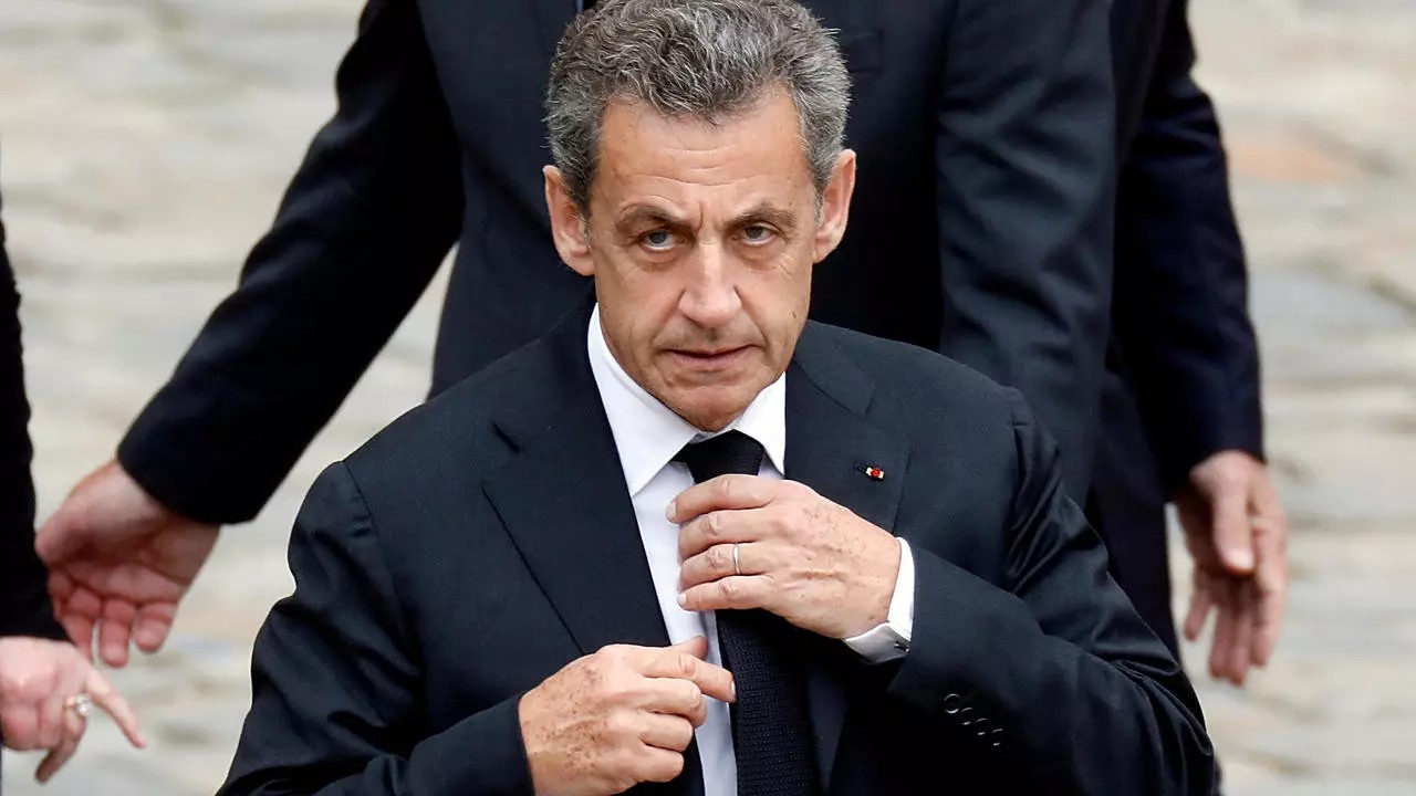 Експрезидент Франції Ніколя Саркозі отримав три роки за звинуваченням в корупції