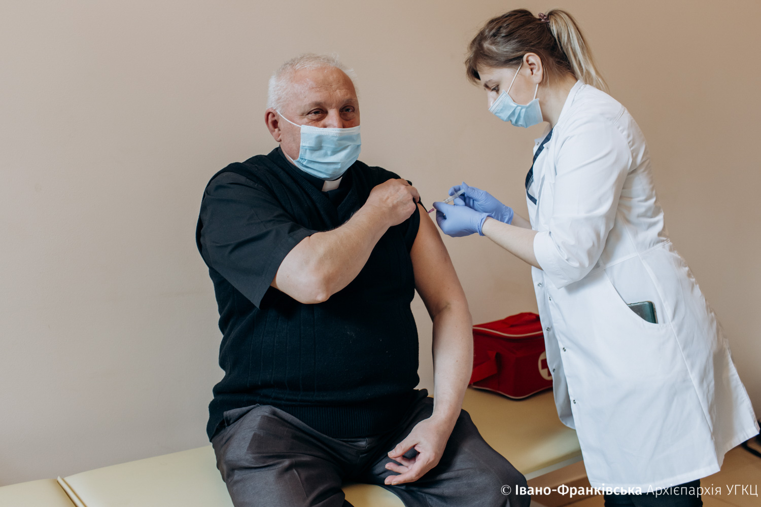 На Прикарпатті священники УГКЦ вакцинувалися від COVID-19 (ВІДЕО)