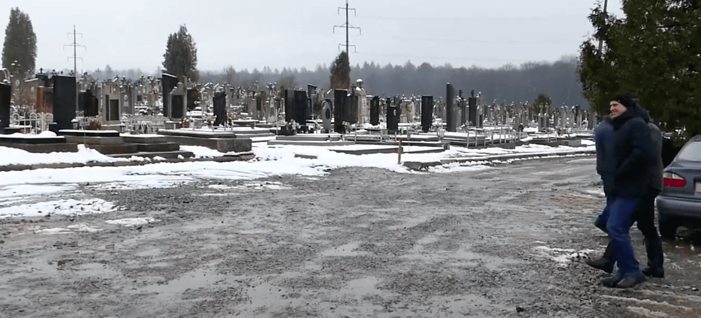 У Калуші за три місяці закінчаться місця для поховання. З бюджету виділили для кладовища мільйон гривень (ВІДЕО)