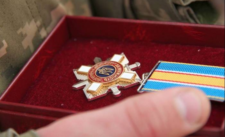 Президент нагородив посмертно орденом “За мужність” трьох прикарпатських добровольців