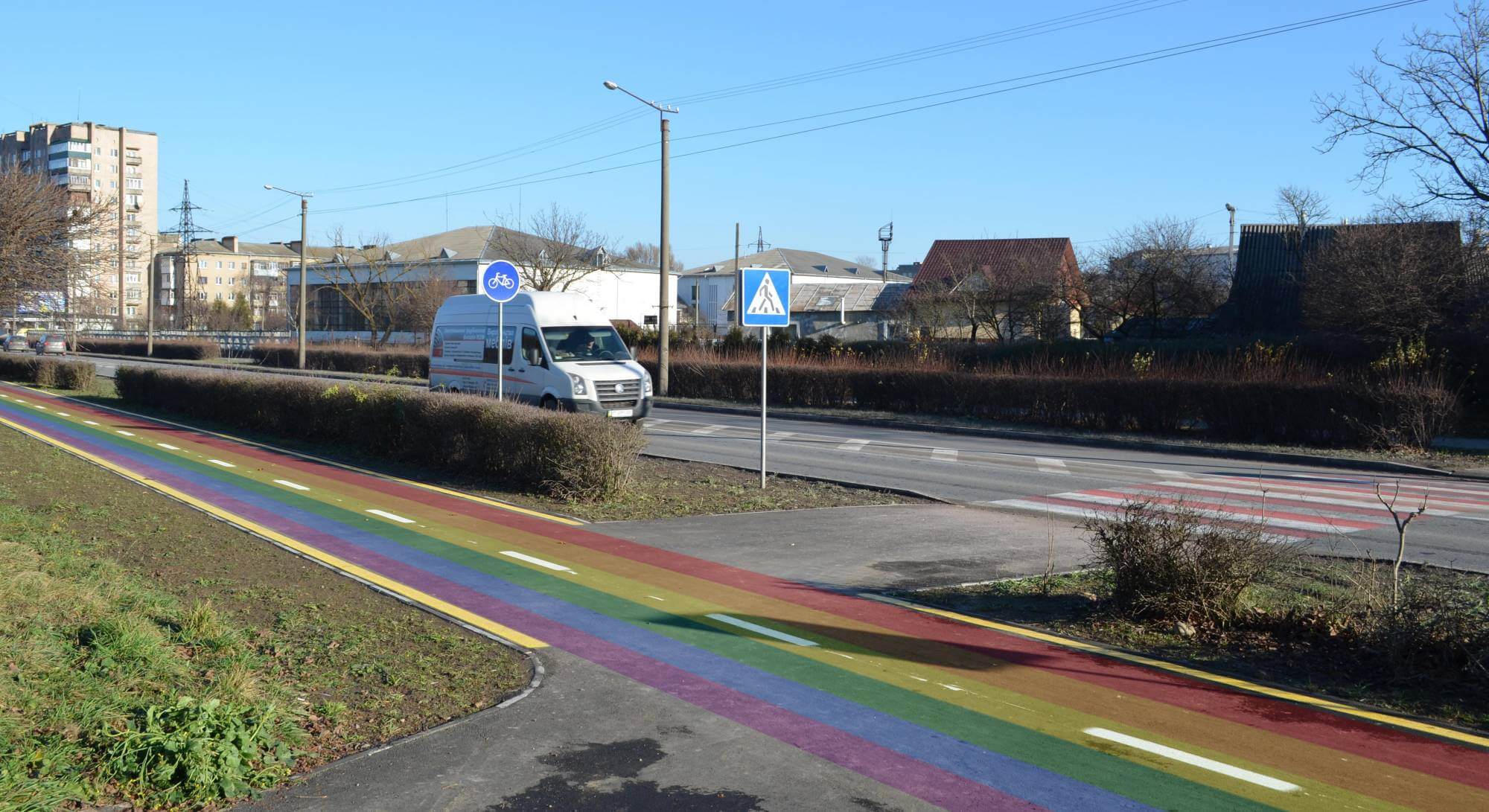 Для привернення уваги: у Франківську всі велодоріжки помалюють у кольори ЛГБТ