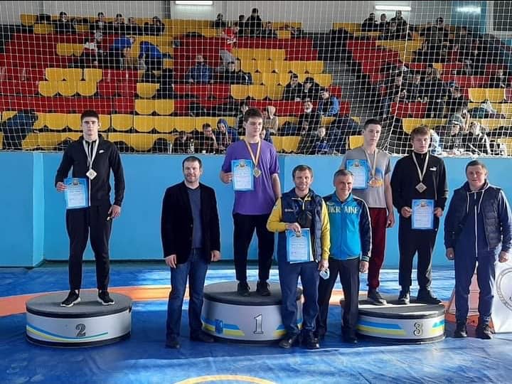 Сім медалей везуть прикарпатські борці з Чемпіонату України серед юнаків