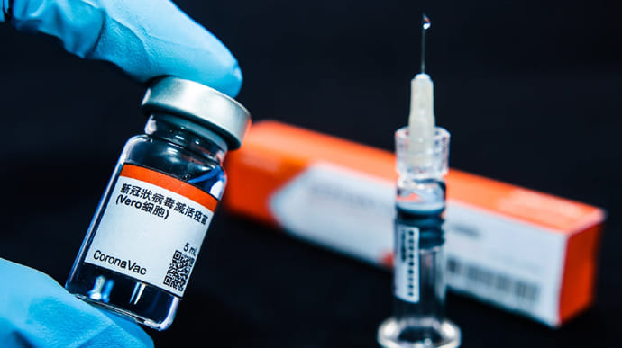 На Прикарпаття вже їде китайська вакцина CoronaVac