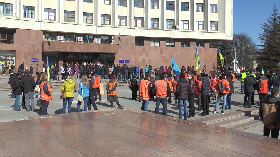 Червона зона – для всіх областей: під стіни ОДА з протестом вийшли залізничники (ФОТО, ВІДЕО)
