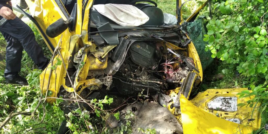 У Солотвинський ТГ смертельна аварія: автомобіль злетів з дороги (ФОТО)