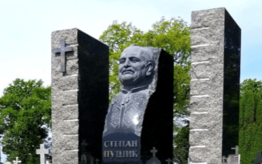 У Вікторові на могилі Степана Пушика встановили й освятили пам’ятник (ФОТО)
