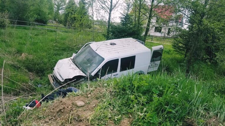 На Богородчанщині водій з’їхав у кювет – загинув пасажир (ФОТО, ОНОВЛЕНО)