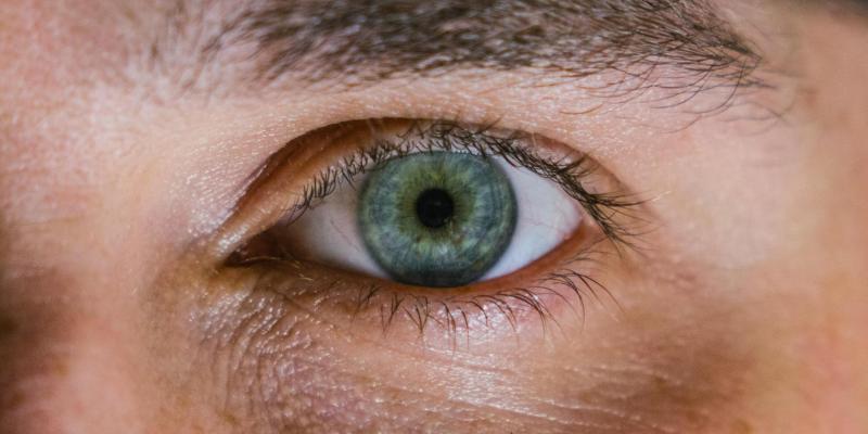 Вчені частково відновили зір осліплому 20 років тому чоловікові
