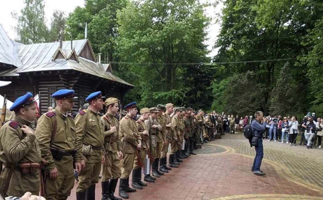 У міському парку провели масштабний бій-реконструкцію між бійцями УПА та НКВС (ФОТО, ВІДЕО)