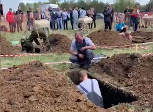 У Росії провели чемпіонат з копання могил (ВІДЕО)