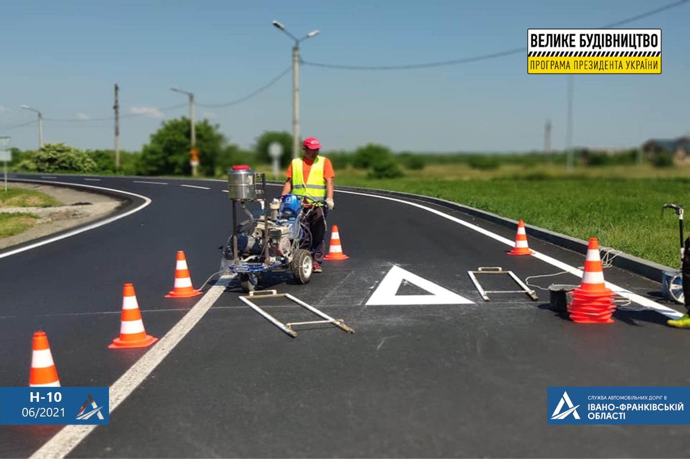 Дорогу Н-10 Стрий – Мамалига ремонтують на Калущині (ФОТО)