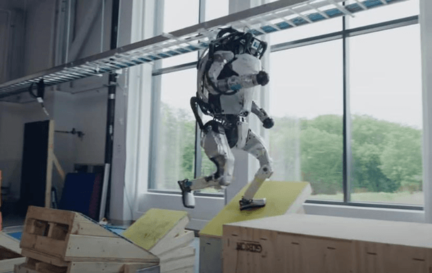 Роботи Boston Dynamics вразили мережу паркур-трюками (ВІДЕО)