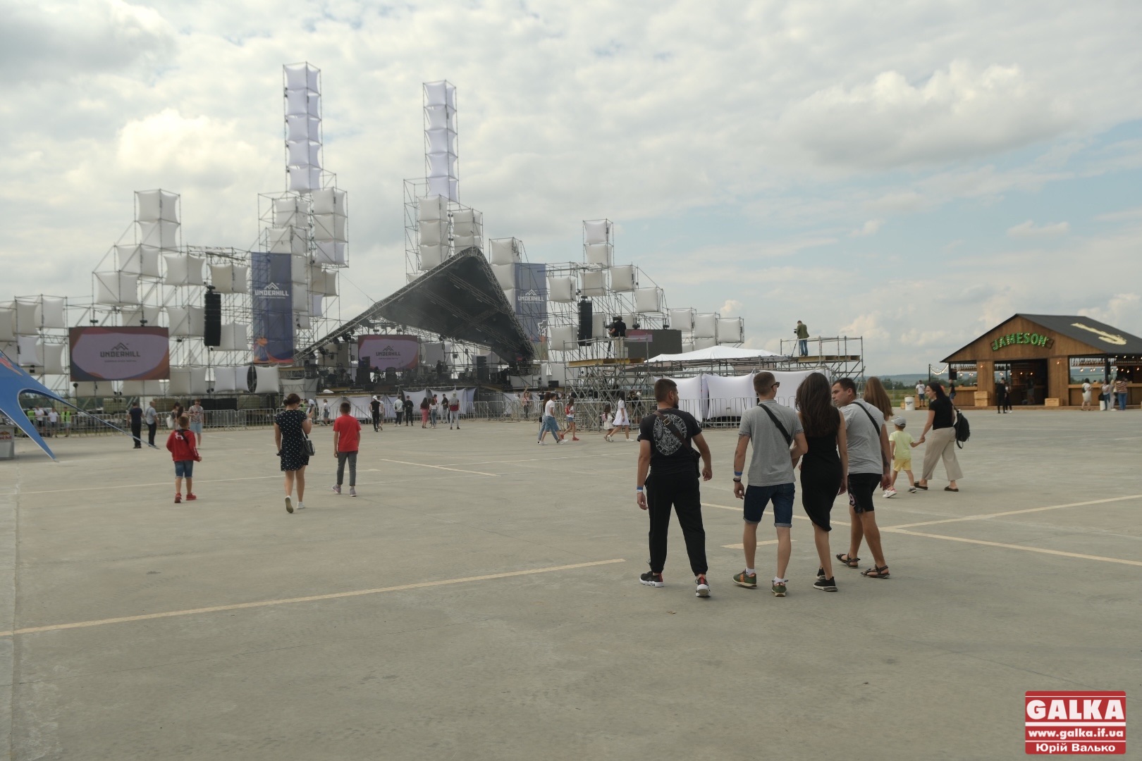 Новий альбом від TVORCHI та ді-джеї з-за кордону: на Прикарпатті стартував UNDERHILL Music Festival (ФОТО)