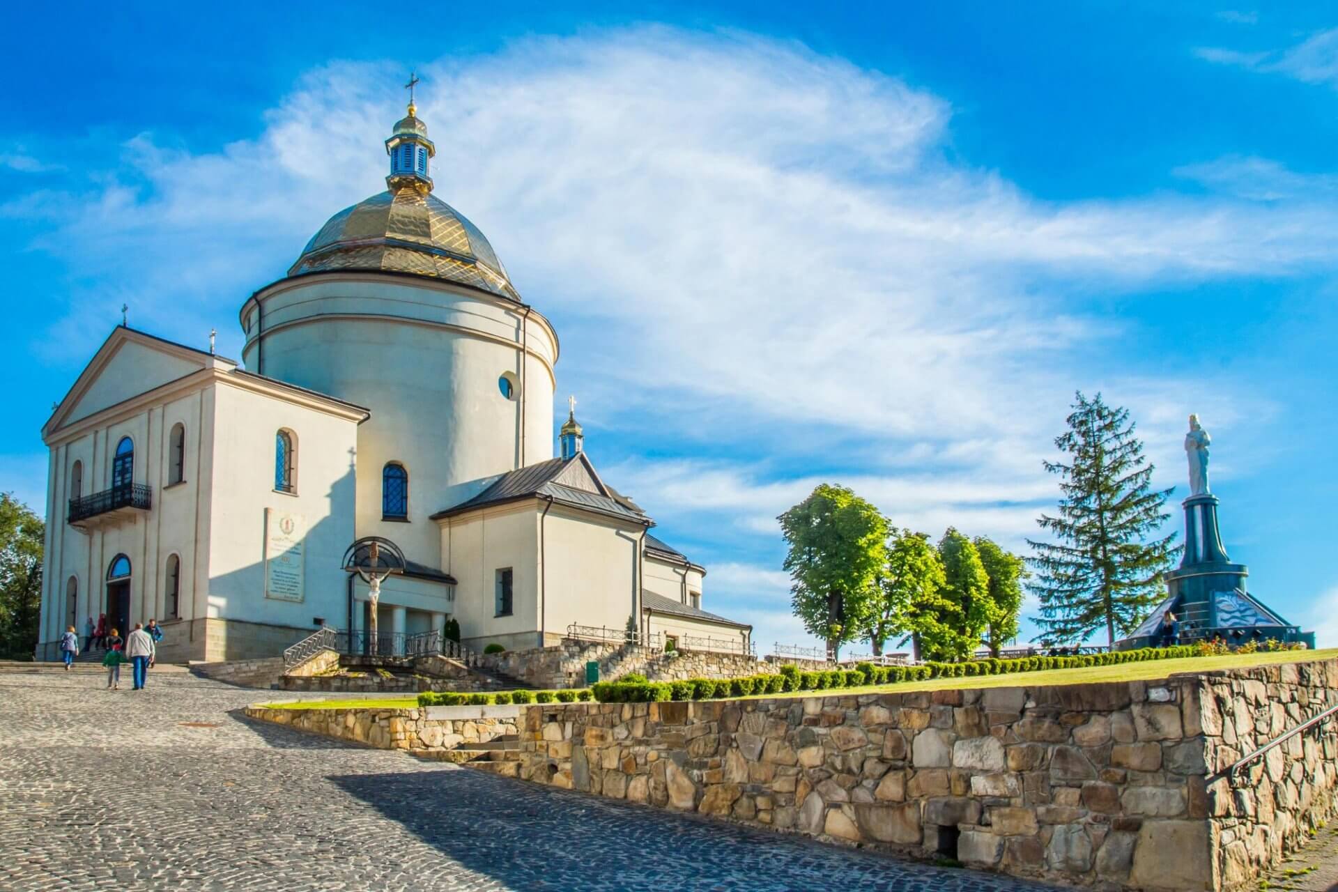 Молодь з Франківська, Калуша та Долини вирушить у пішу прощу на Ясну Гору в Гошеві