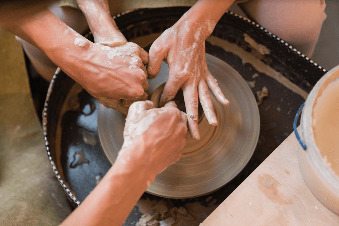 Як франківців навчають працювати з глиною (ФОТО)