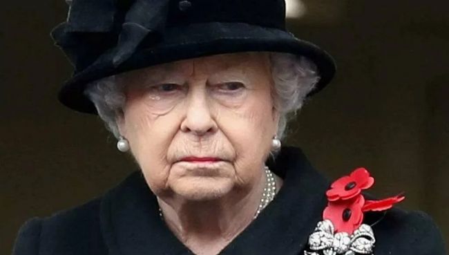 Мужній вчинок: королева Єлизавета II у віці 95 років відмовилася від алкоголю