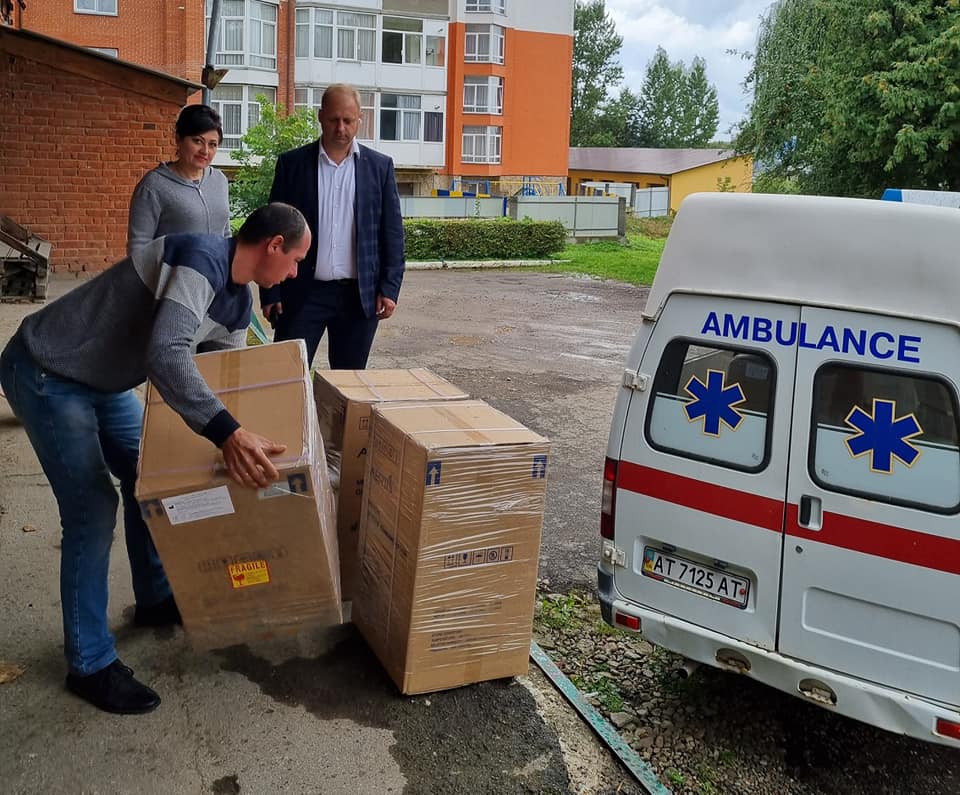 300 кисневих концентраторів отримало Прикарпаття. Очікують ще 500 (ФОТО)