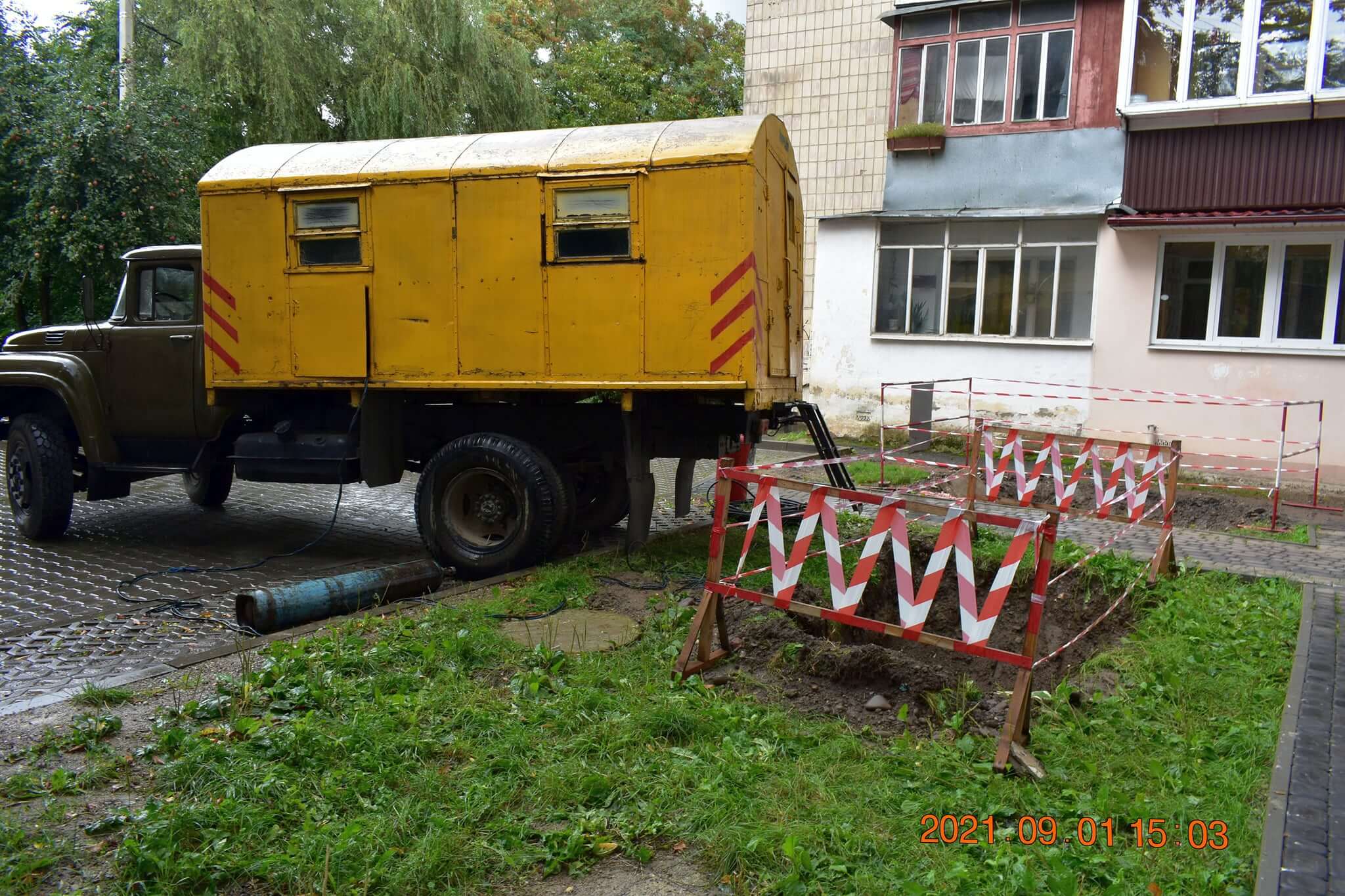 Підготовка до зими: на Набережній ТКЕ замінює труби тепломережі (ФОТО)