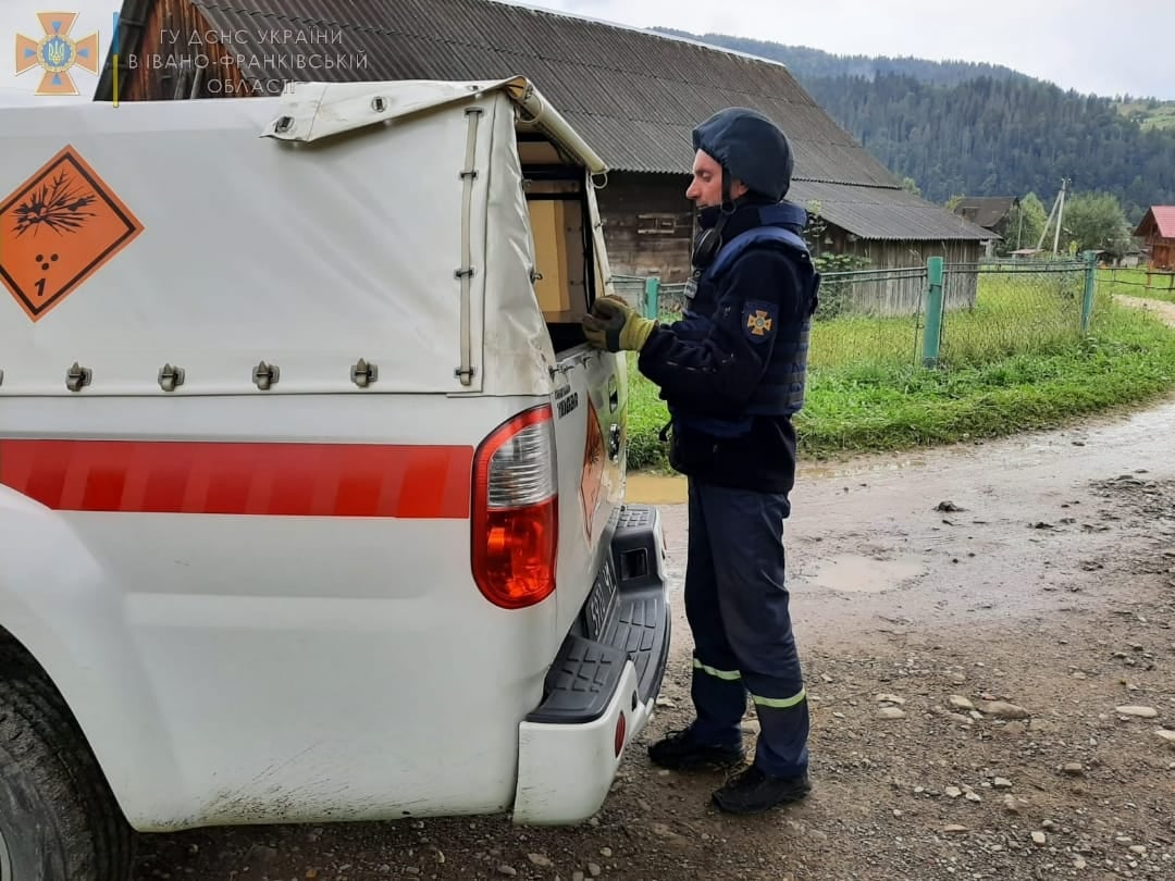 На Прикарпатті знищили два вибухонебезпечні предмети часів Другої світової війни (ФОТО)