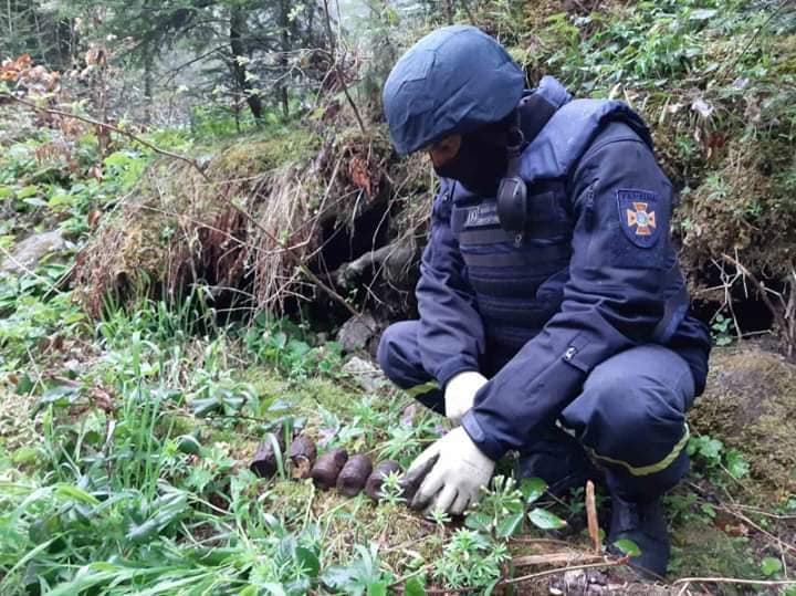 Міни, гранати та артснаряди: на Прикарпатті знищили 41 боєприпас часів Другої світової війни