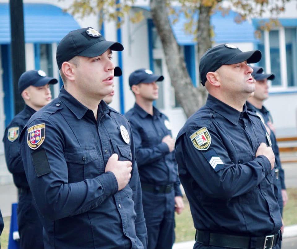 Поповнення у лавах Нацполіції: понад пів сотні випускників з Франківська заступають на службу (ФОТО)