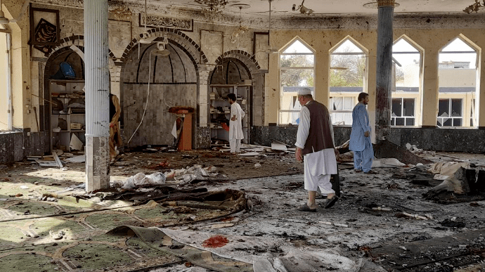 Смертник скоїв теракт у мечеті в Афганістані — понад 40 загиблих