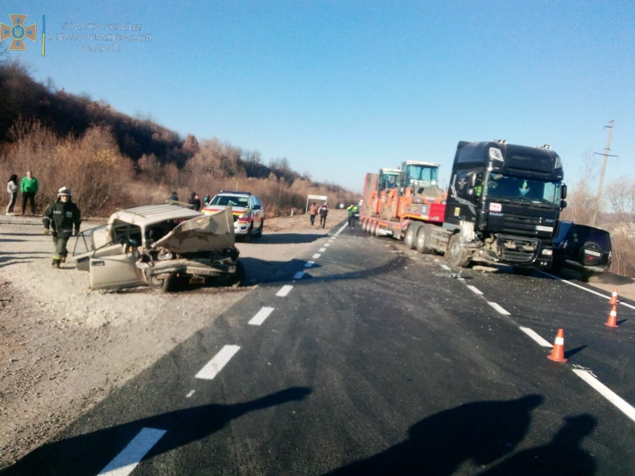 На Калущині зіткнулися вантажівка та легковик: шестеро постраждалих (ФОТО)