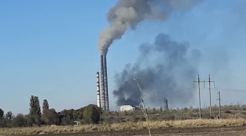 Аварійна зупинка енергоблоку і свищ у котлі: мешканців знову налякав дим з Бурштинської ТЕС (ВІДЕО)