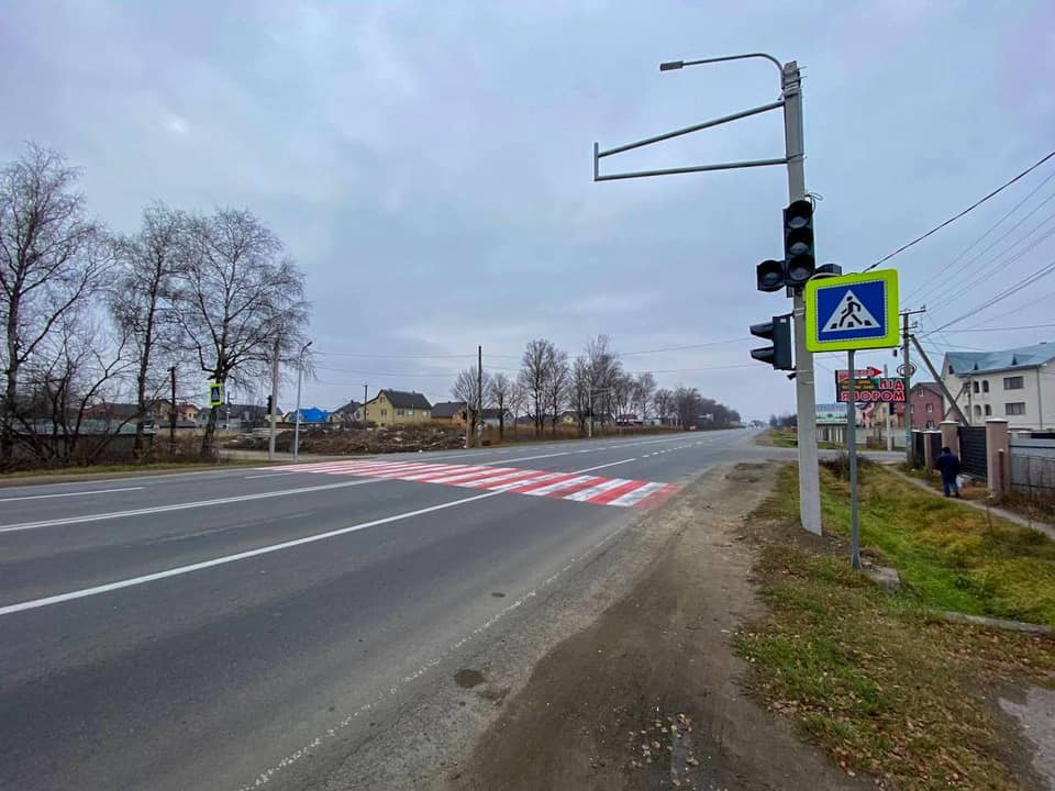 У Драгомирчанах встановили новий світлофор (ФОТО)