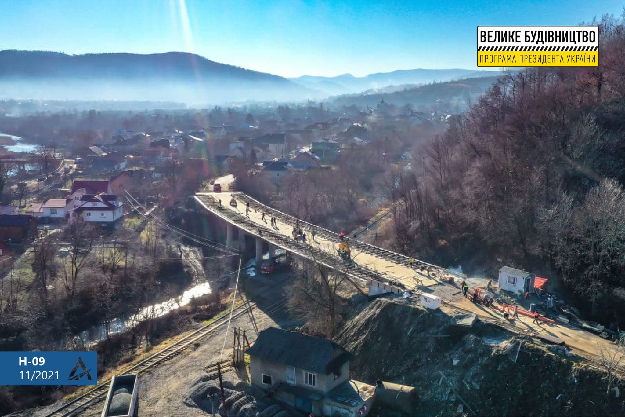 На дорозі Мукачево — Львів у Делятині триває капремонт мосту (ФОТО)