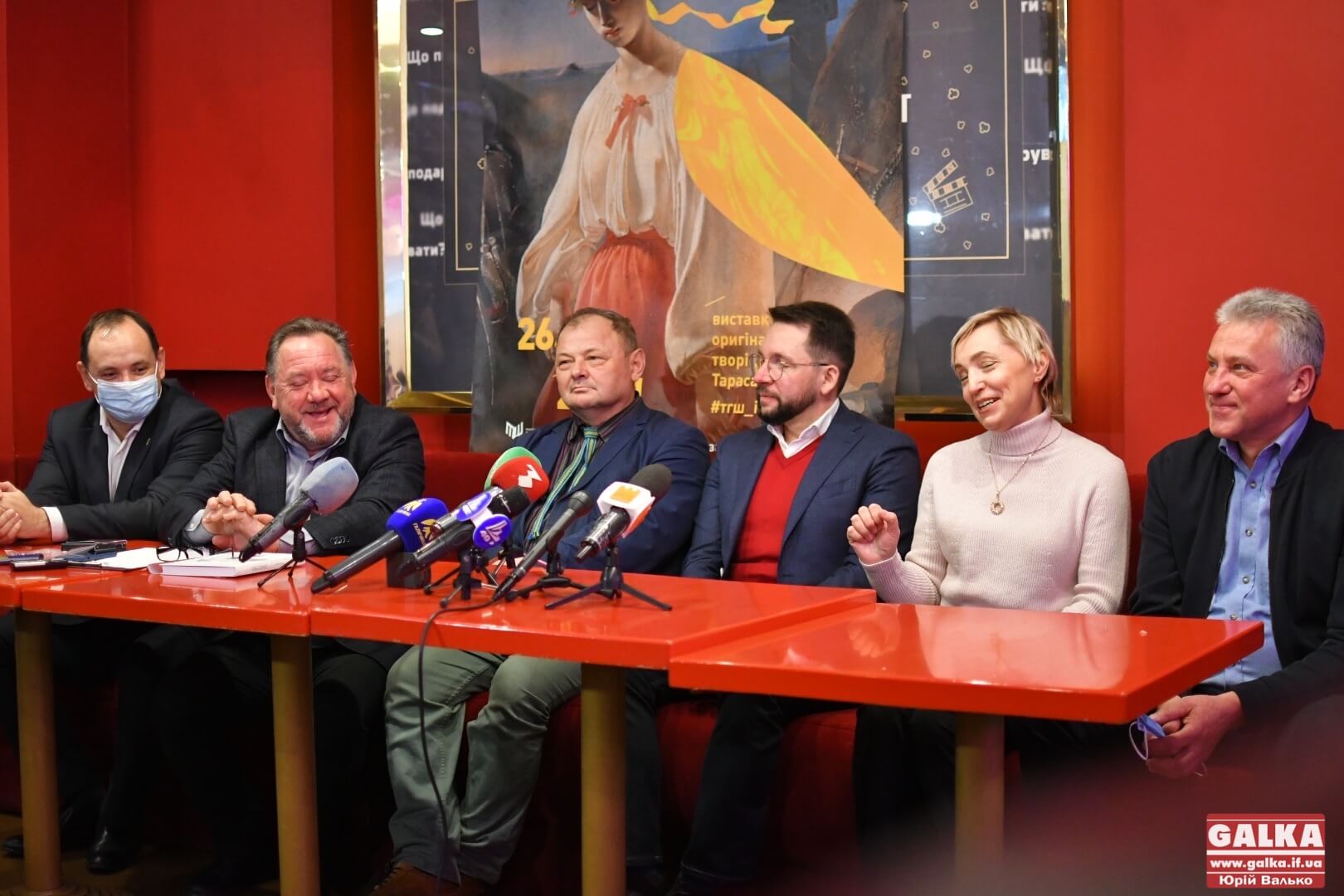 Виставку оригінальних картин Шевченка у Франківську відвідали понад 15 тисяч людей. Її продовжили ще на тиждень (ФОТО)