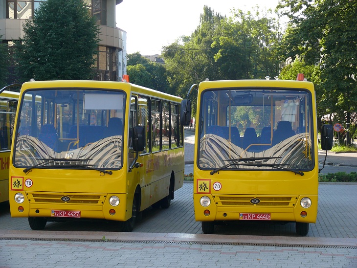 14 шкільних автобусів отримає Франківщина до кінця року