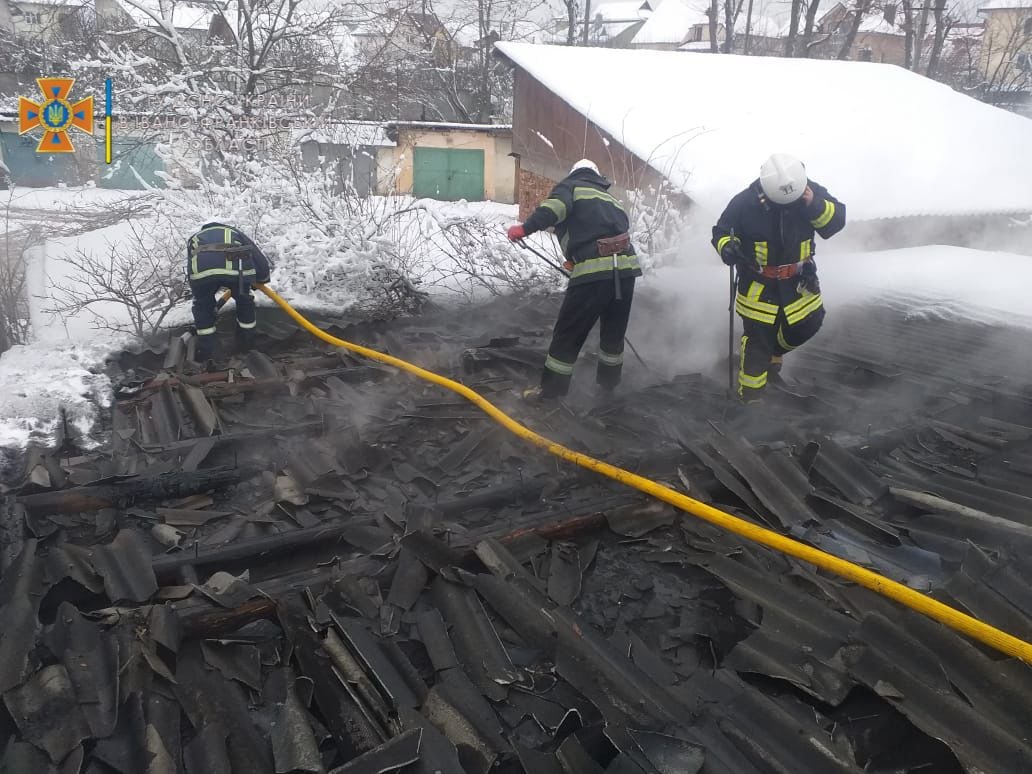 У гаражному кооперативі в Надвірній сталася пожежа (ФОТО)