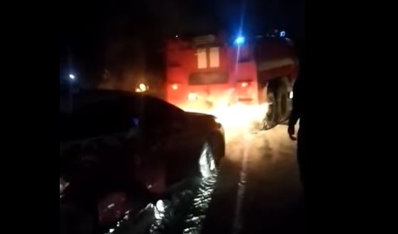 Вночі під Буковелем рятувальники витягнули із снігових пасток 58 машин (ВІДЕО)